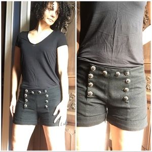 Johnson Sailor button black shorts